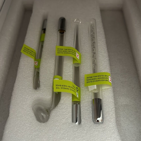 NuDerma Portable Handheld Skin Therapy Wand Machine w/Neon – Anti-Aging - Skin - Picture 11 of 12